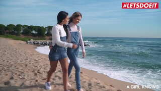 LETSDOEIT - #אַפּאָלאָניאַ Lapiedra - סעקסי גערלז זענען געגאנגען ווילד אויף זייער נייע הויז