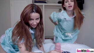 Babes Maya Kendrick ja kuuma Vanna Bardot jagatud mees suurt kõva riista enne hardcore sex