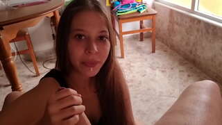 Aku suka menghisap dick jaja